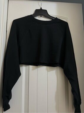 ALO Yoga Black Cropped Long-Sleeve Crewneck Top